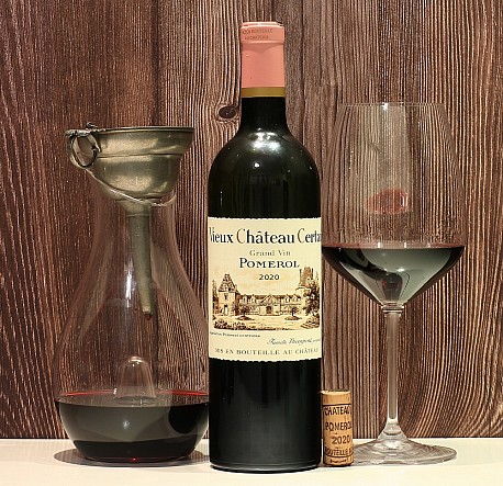 Ochutnali jsme v�no ikonick�ho pomerolsk�ho vina�stv� a za�ili jsme 100% �ok!