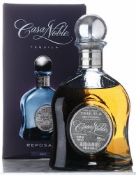 láhev CASA NOBLE Tequila Reposado